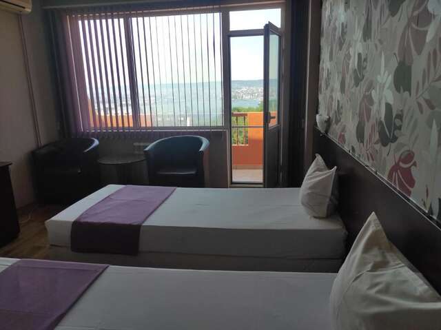 Отель Family Hotel Zelenika Варна-26